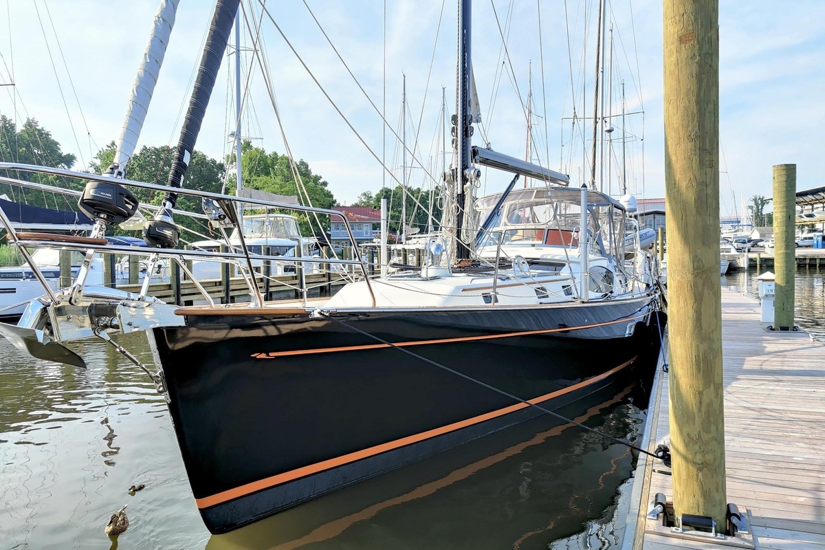 Passport Vista 545 Center Cockpit 2018