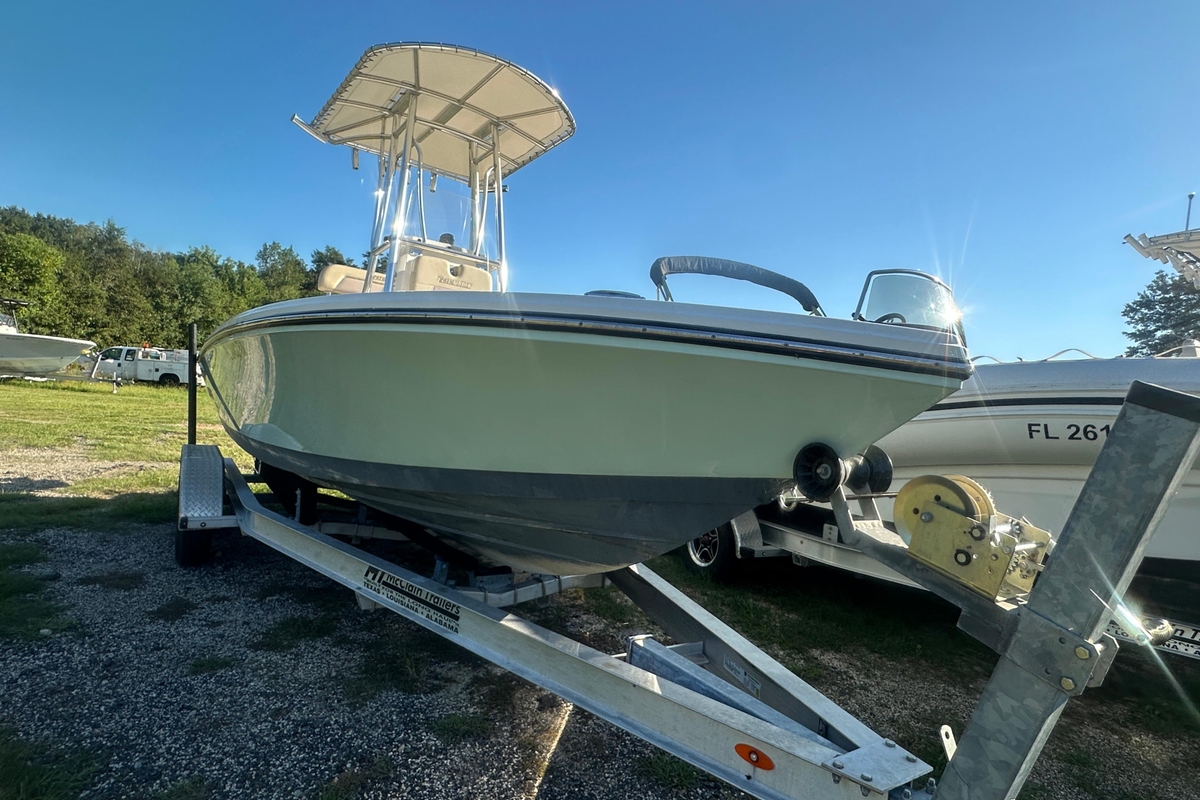 2023 Pathfinder 2005 TRS - Sold Boat
