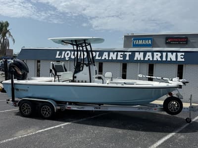 BOATZON | Pathfinder 2200 Hybrid 2027
