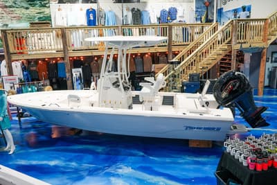 BOATZON | Pathfinder 2200 Hybrid 2027