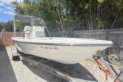 BOATZON | Pathfinder 2200 T 2012