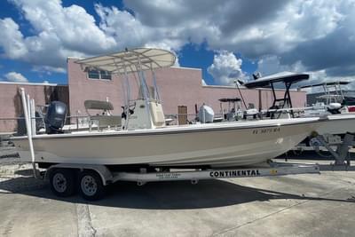 BOATZON | Pathfinder 2200 TRS 2016