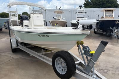 BOATZON | Pathfinder 2200 TRS 2017