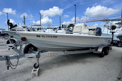 BOATZON | Pathfinder 2200 TRS 2019