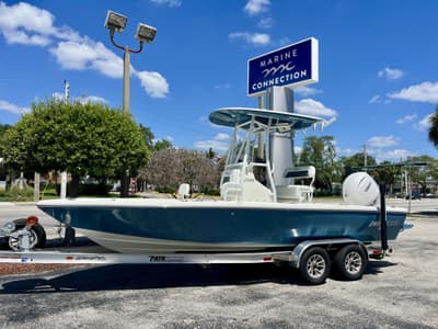 BOATZON | Pathfinder 2200 TRS 2026