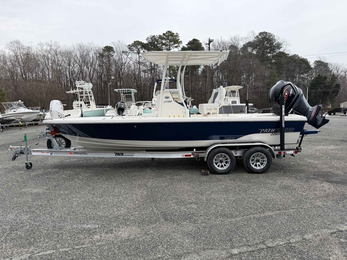 2026 Pathfinder 2200 TRS - Sold Boat