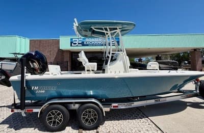 BOATZON | Pathfinder 2200 TRS 2026