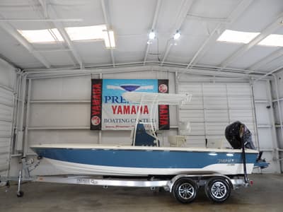 BOATZON | Pathfinder 2200 TRS 2026