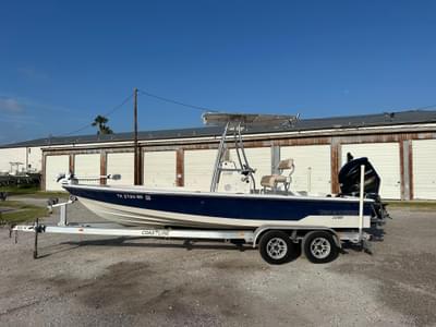 BOATZON | Pathfinder 2200V 2010