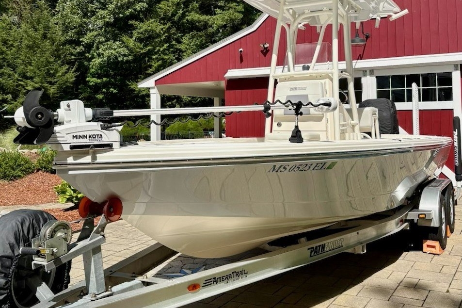 2023 Pathfinder 2300 HPS - Sold Boat
