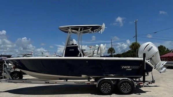 2025 Pathfinder 2400 Open - Sold Boat