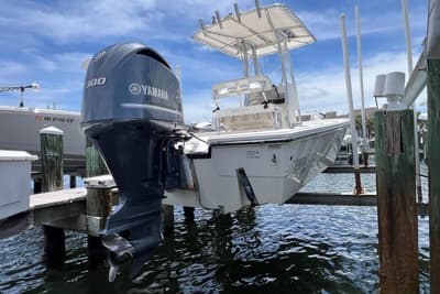 BOATZON | Pathfinder 2400 TRS 2021