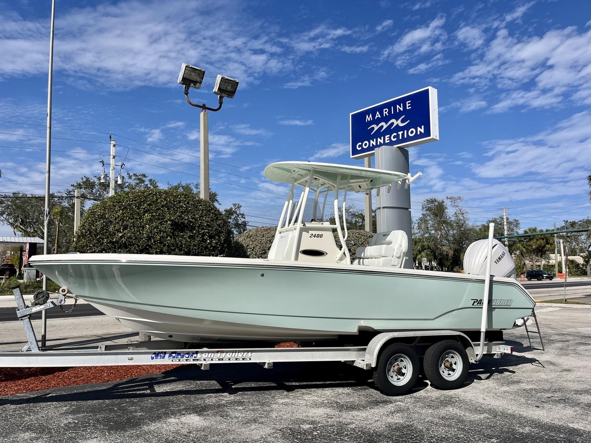 2025 Pathfinder 2400 TRS - Sold Boat