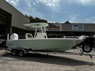 BOATZON | Pathfinder 2400 TRS 2026