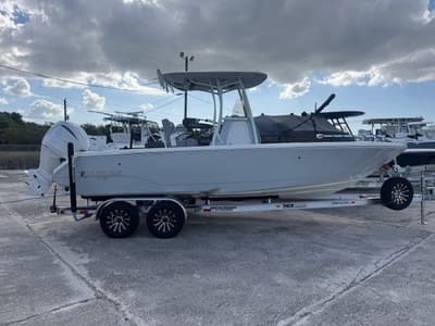 BOATZON | Pathfinder 2400 TRS 2026