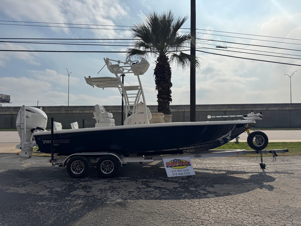 2025 Pathfinder 2500 Hybrid - Sold Boat