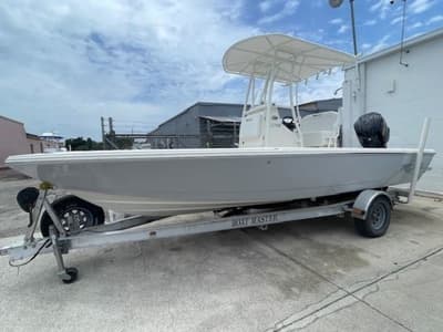 BOATZON | Pathfinder Boats 2200 TRS 2025