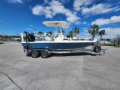 BOATZON | Pathfinder Boats 2200 TRS 2025