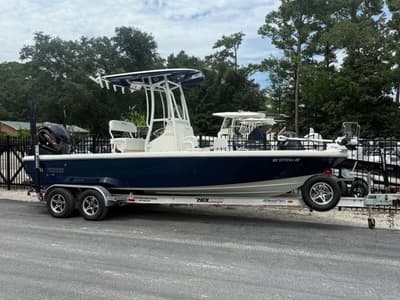 BOATZON | Pathfinder Boats 2200 TRS 2026