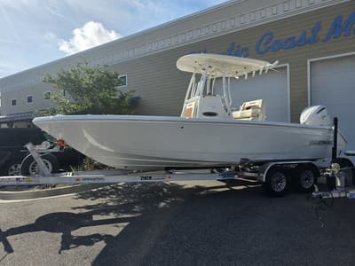 BOATZON | Pathfinder Boats 2400 Hybrid 2027