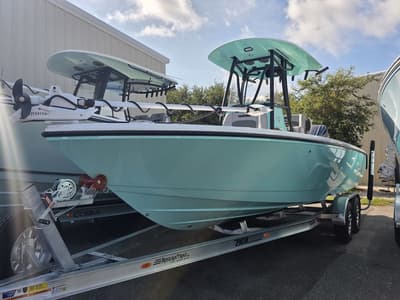 BOATZON | Pathfinder Boats 2400 Hybrid 2027