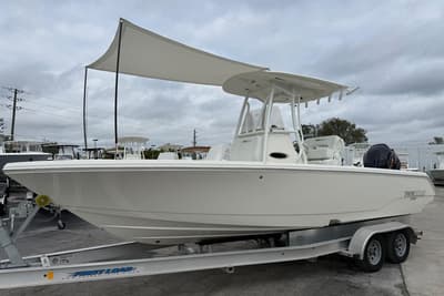 BOATZON | Pathfinder Boats 2400 TRS 2026