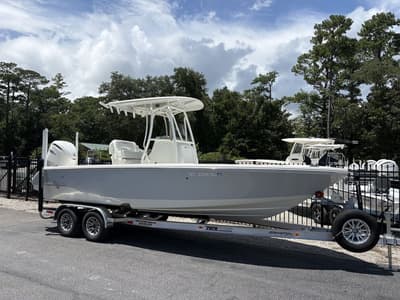 BOATZON | Pathfinder Boats 2400 TRS 2026
