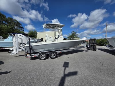 BOATZON | Pathfinder Boats 2500 Hybrid 2026