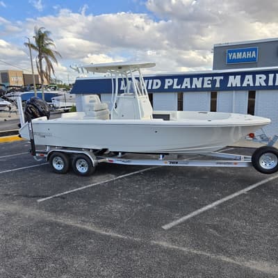 BOATZON | Pathfinder TRS 2400 2026