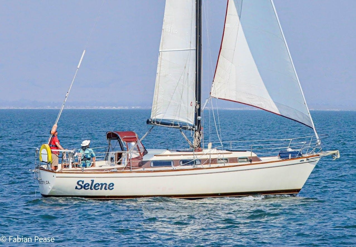 1980 Pearson 323 Pearson - Sold Boat