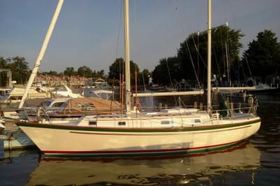 BOATZON | Pearson 365 1981