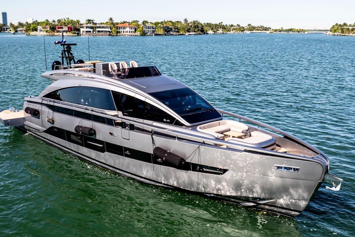 2025 Pershing GTX 80 - Sold Boat