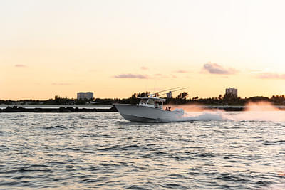 BOATZON | Phenom 37 2025