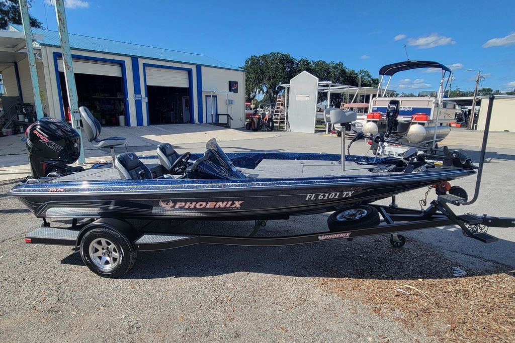 2024 Phoenix 518 Pro - Sold Boat
