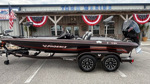 2027 Phoenix 721 ZXL - Sold Boat