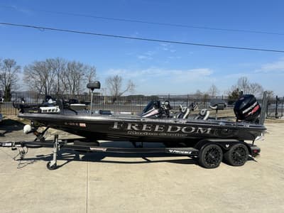 BOATZON | Phoenix Bass Boats 21 PHX 2018