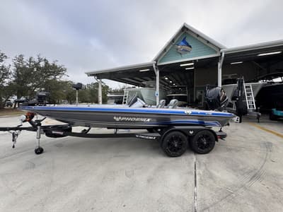 BOATZON | Phoenix Bass Boats 21 PHX 2023