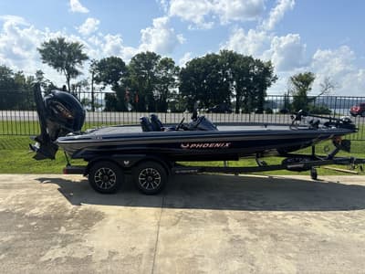 BOATZON | Phoenix Bass Boats 720 ZXL 2027