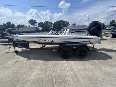 BOATZON | Phoenix Bass Boats 720 ZXL 2027