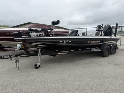 BOATZON | Phoenix Bass Boats 721 ProXP 2021