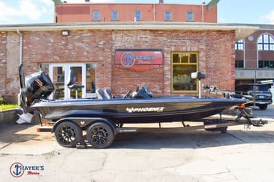 BOATZON | Phoenix Bass Boats 721 ZXL 2026