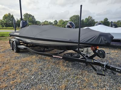 BOATZON | Phoenix Bass Boats 721 ZXL 2026