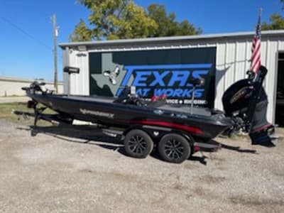 BOATZON | Phoenix Bass Boats 721ZXL 2025
