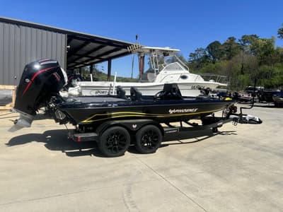 BOATZON | Phoenix Bass Boats 721ZXL 2026