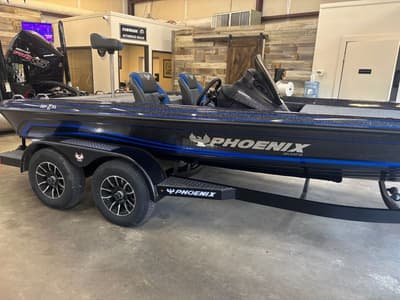 BOATZON | Phoenix Bass Boats 721ZXL 2026