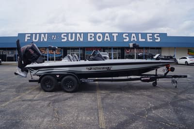 BOATZON | Phoenix Bass Boats 721ZXL 2026