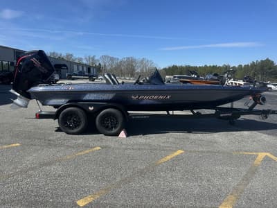 BOATZON | Phoenix Bass Boats 721ZXL 2026