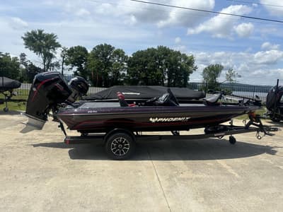 BOATZON | Phoenix Bass Boats 818Pro 2026