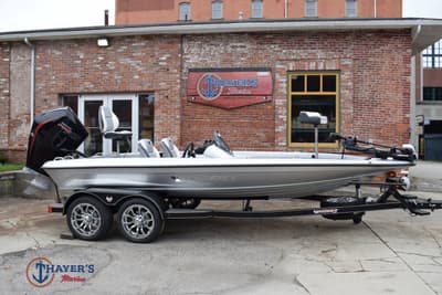 BOATZON | Phoenix Bass Boats 819 ZXL 2026