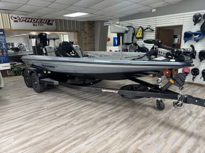 BOATZON | Phoenix Bass Boats 819ZXL 2026